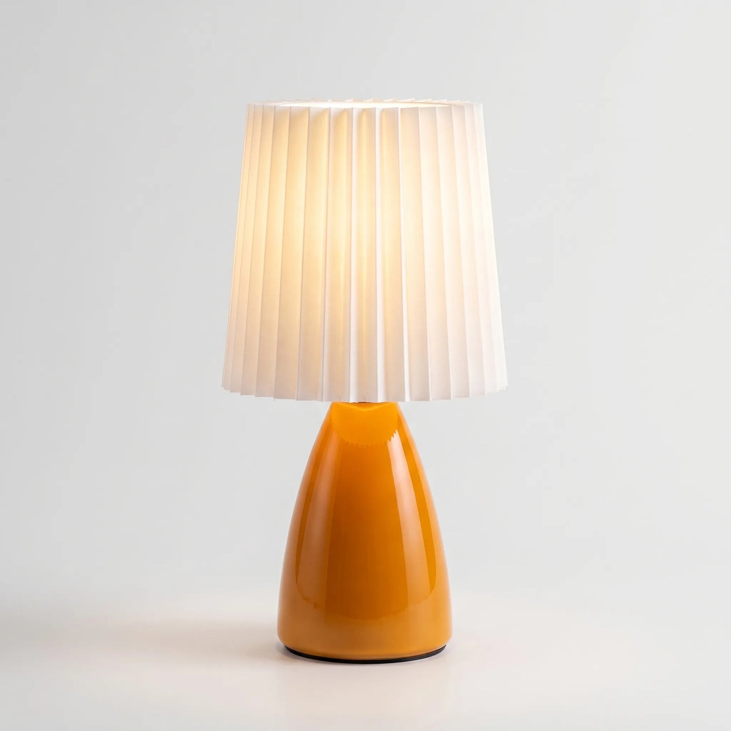 Pleated Fabric Shade Table Lamp -  Lumeplé