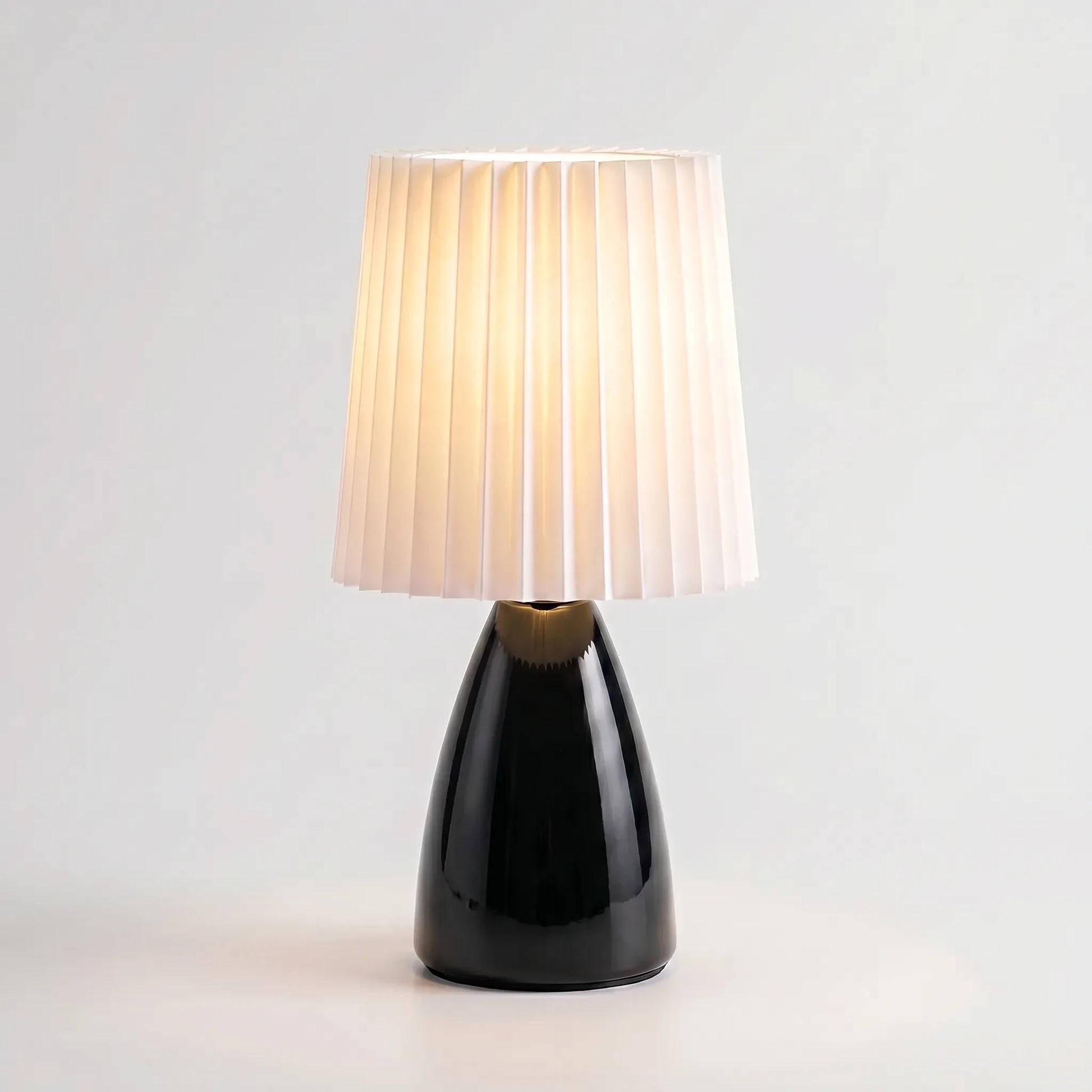 Pleated Fabric Shade Table Lamp -  Lumeplé
