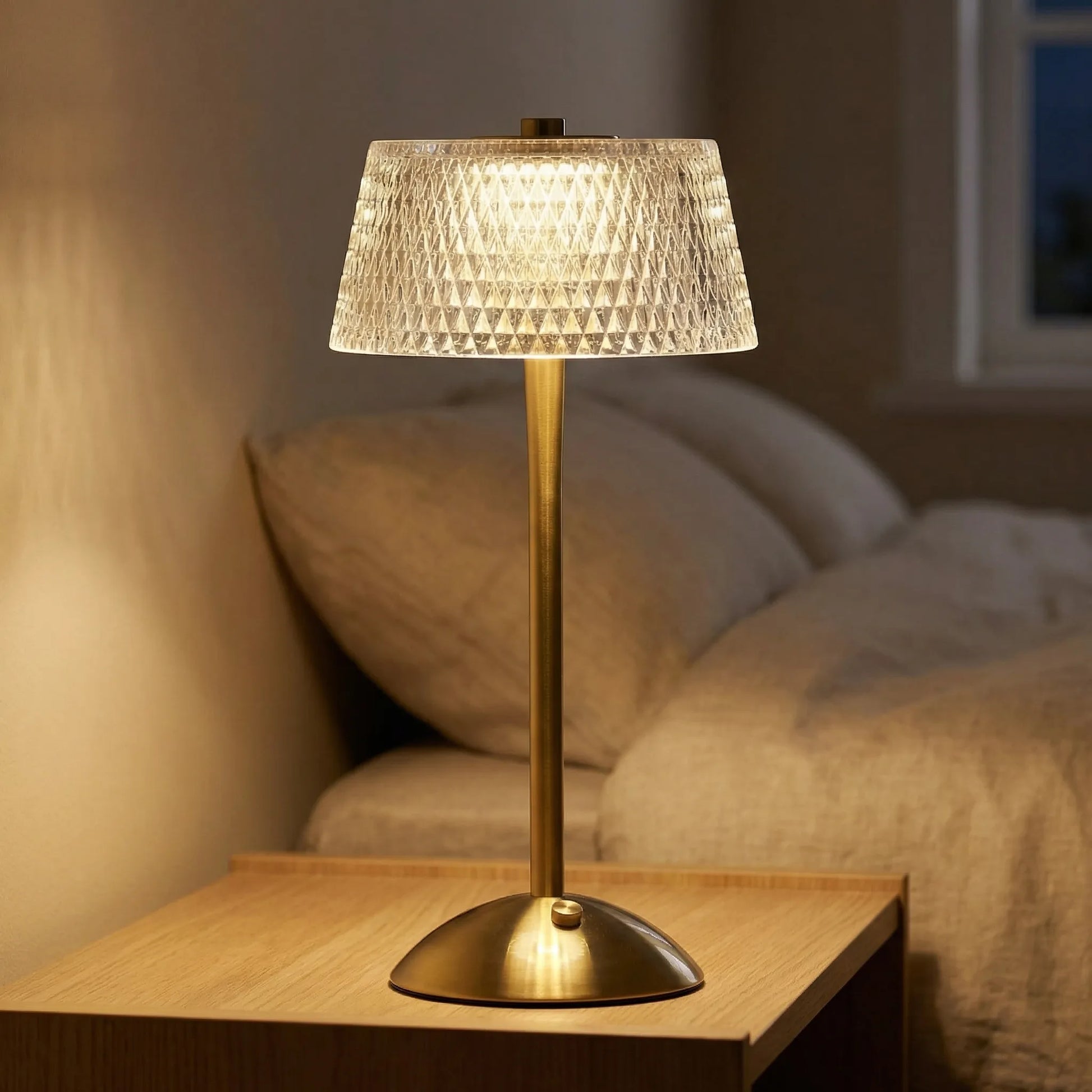 Portable Minimalist Accent Lamp -  Clariva