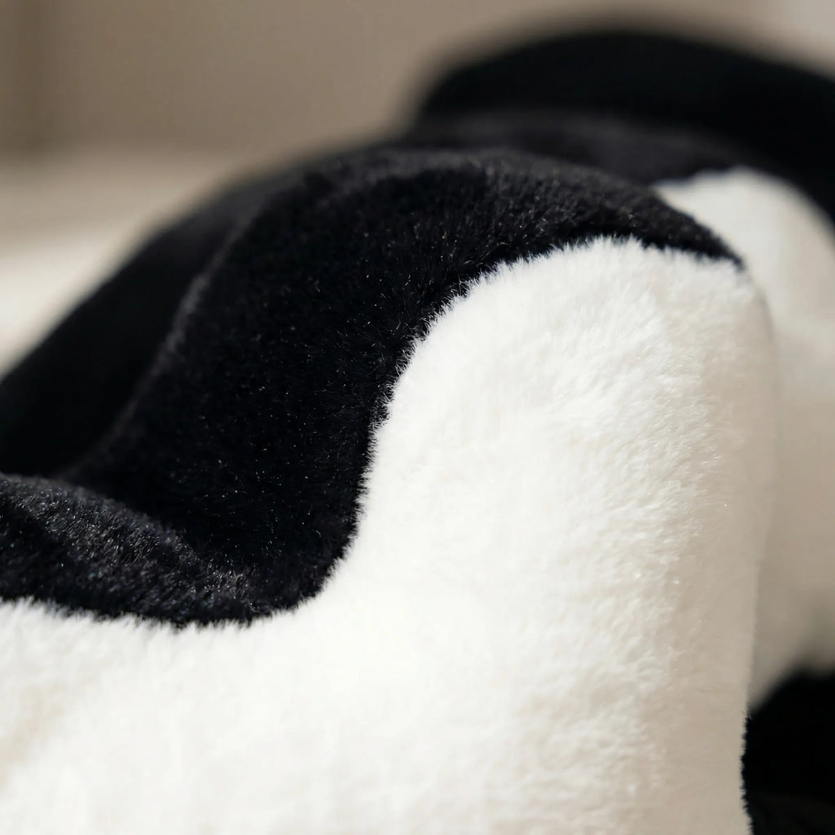 Puzzelvormig Kussen In Strak Zwart-Witdesign - Pieceplush