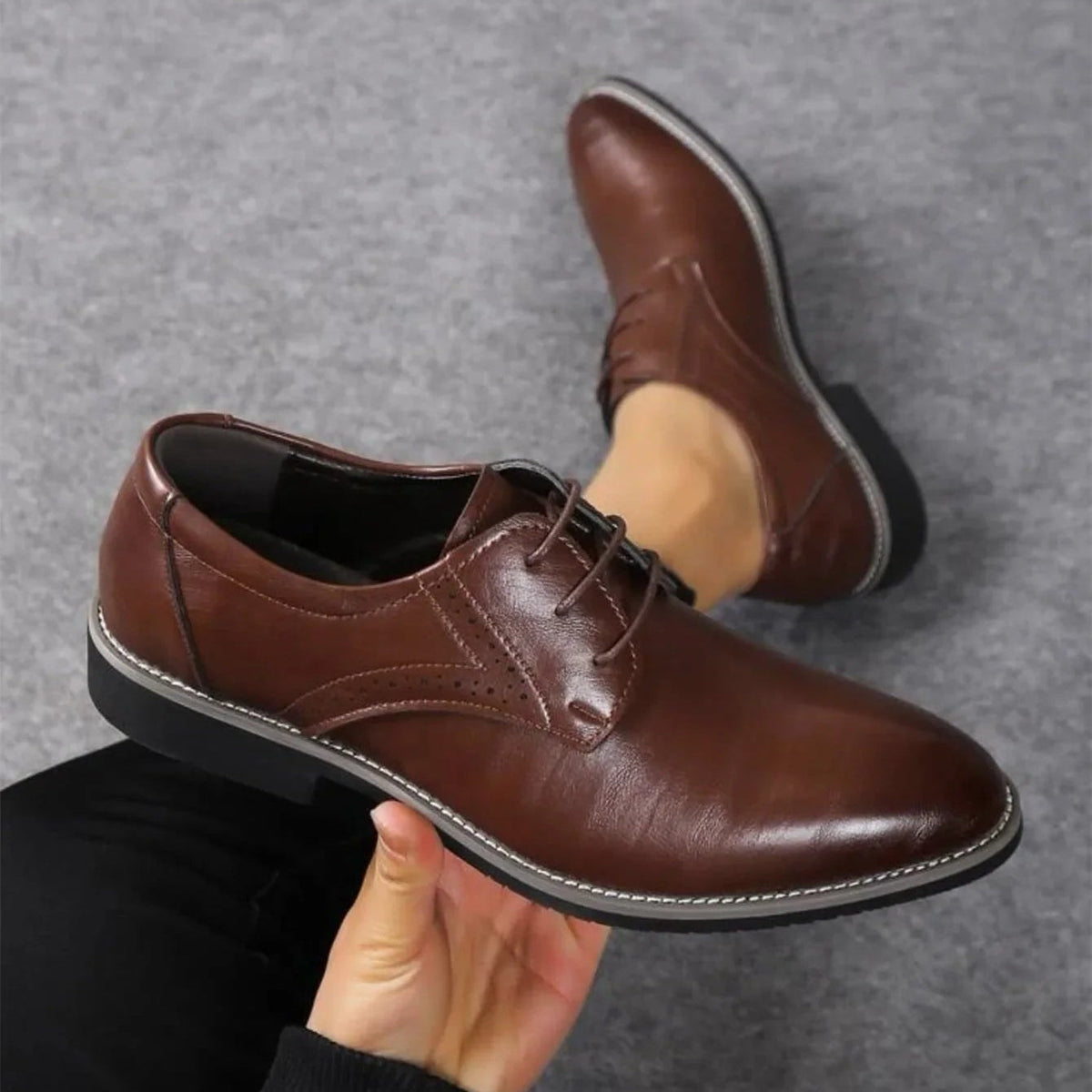 Men's Closed-Lace Oxford Dress Shoes with Brogue Perforation Detail 2