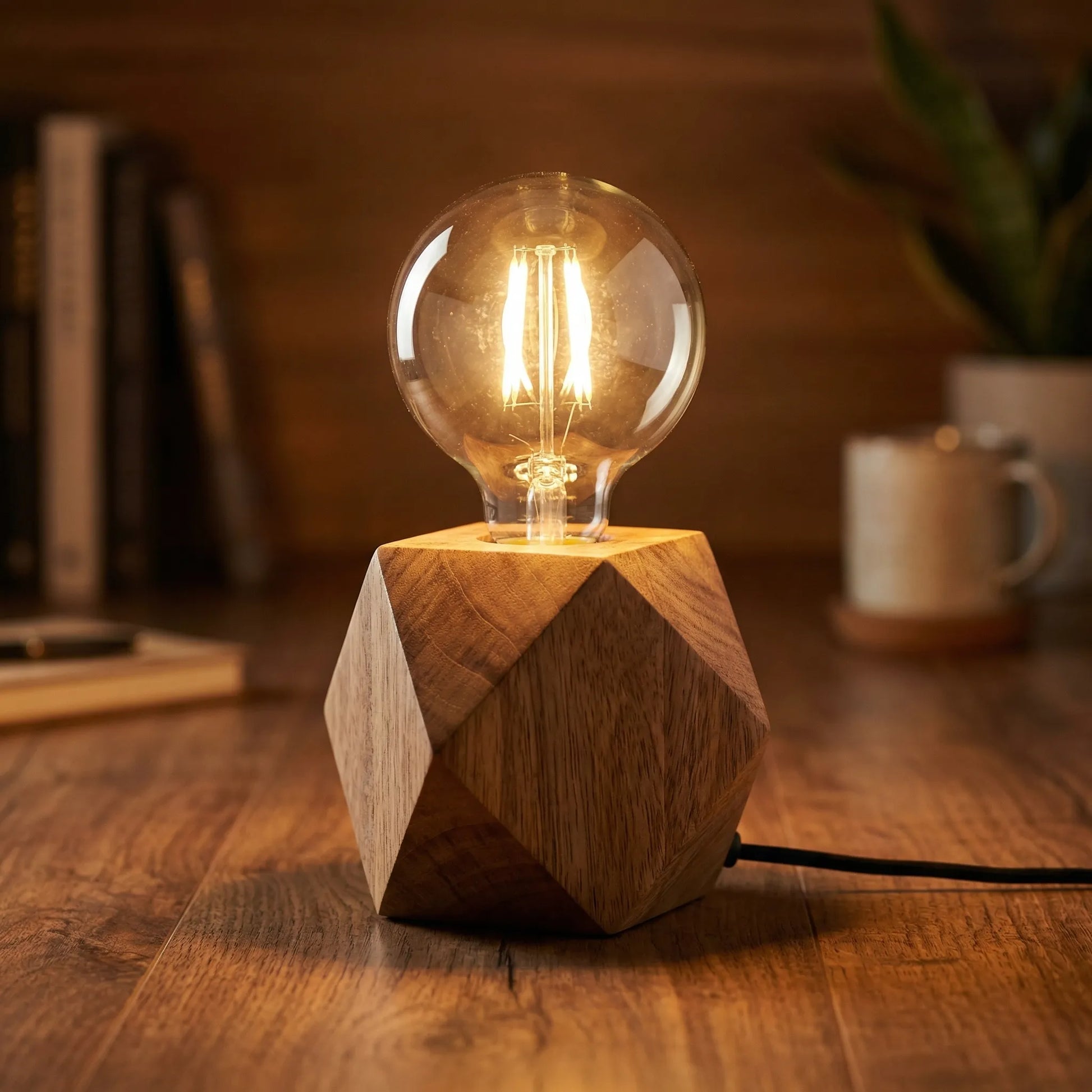 Retro Geometric Wooden Lamp Base -  Lumvorra
