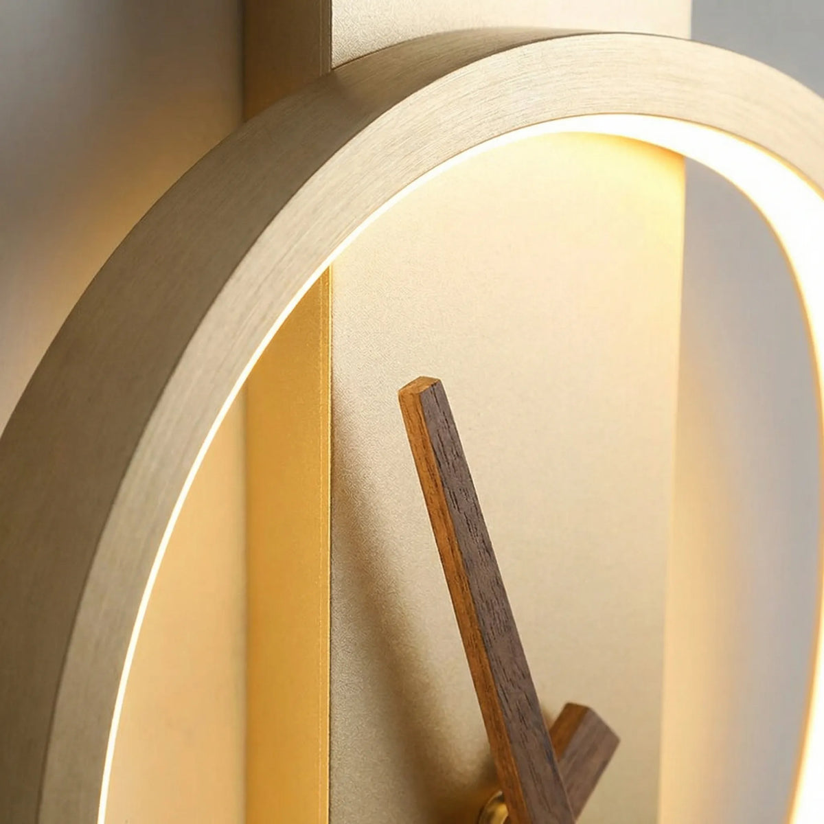Ronde Wandklok Met Warm Verlichtingsring - Glowround
