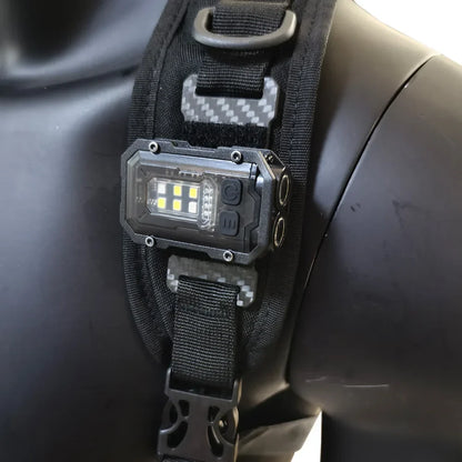 Schultergurt mit LED-Licht, schwarz, taktisch, verstellbar, Outdoor-Ausrüstung, robust.