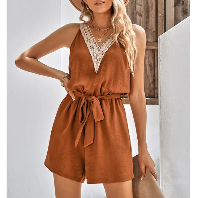 Sommeroverall mit Spitze, V-Ausschnitt und Shorts – Sorelle
