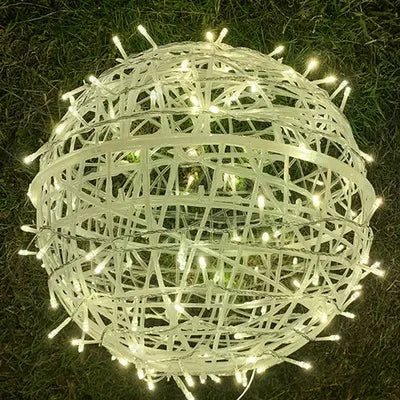Stimmungsvolle LED-Lichtkugel für drinnen & draußen – Orbola