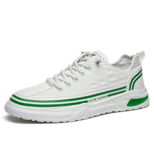 Weiße Sneaker mit grünen Streifen, Herren, Leder, sportlich, modisch, bequem, Freizeit.
