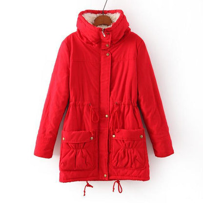Rote Damen-Winterjacke mit Kapuze, warm gefüttert, Taschen, Kordelzug, modisch, bequem.