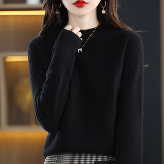 Frau in schwarzem Kaschmirpullover, elegantes Design, Herbstmode, Damenbekleidung.