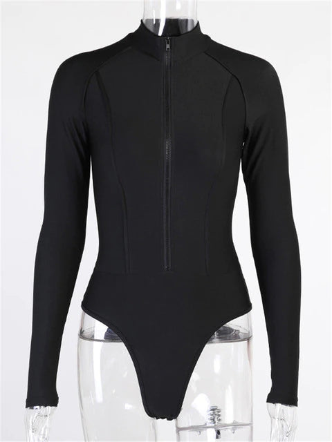Schwarzer Langarm-Body mit Reißverschluss, Damenmode, elegantes Design, figurbetont.