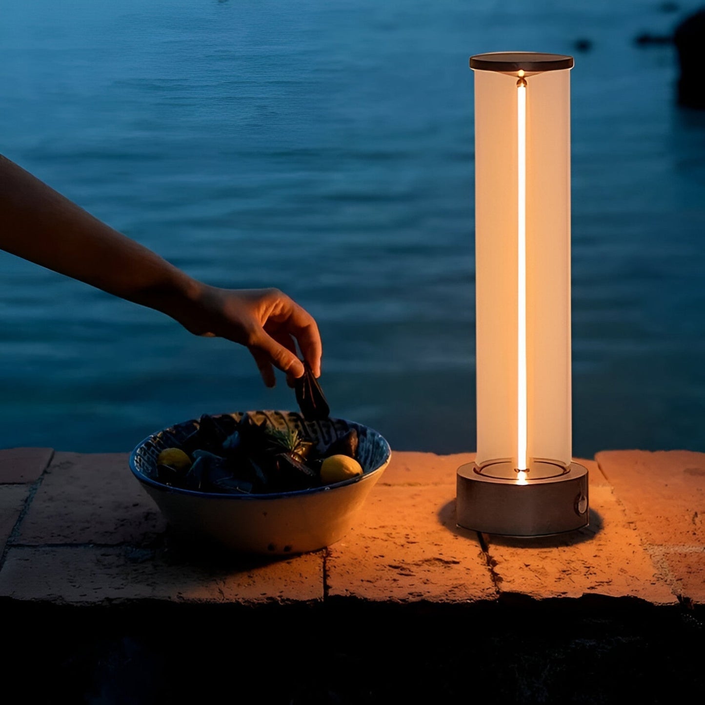 Lichtschwert Tischlampe mit einstellbarer Helligkeit – Kyra