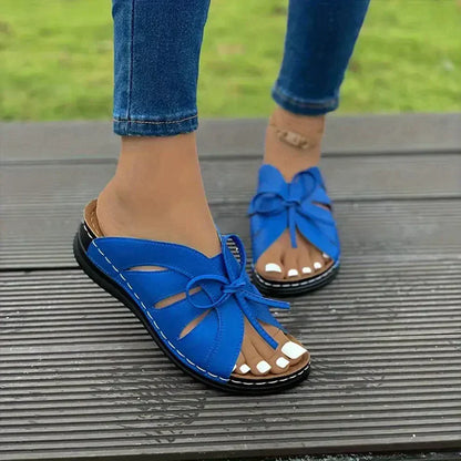 Orthopädische High-Heel-Sandale mit rundem Knopf – Mirella