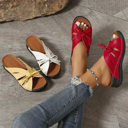 Orthopädische High-Heel-Sandale mit rundem Knopf – Mirella