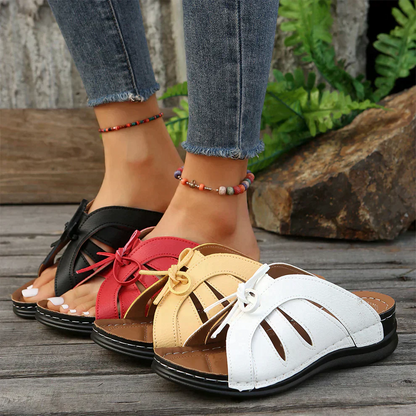 Orthopädische High-Heel-Sandale mit rundem Knopf – Mirella