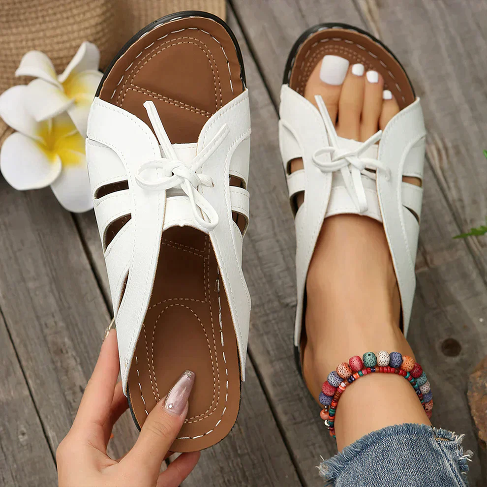 Orthopädische High-Heel-Sandale mit rundem Knopf – Mirella