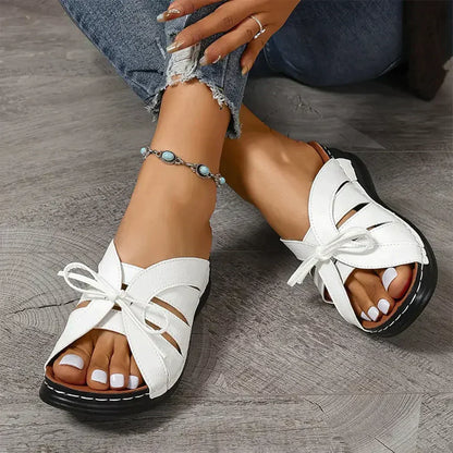 Orthopädische High-Heel-Sandale mit rundem Knopf – Mirella