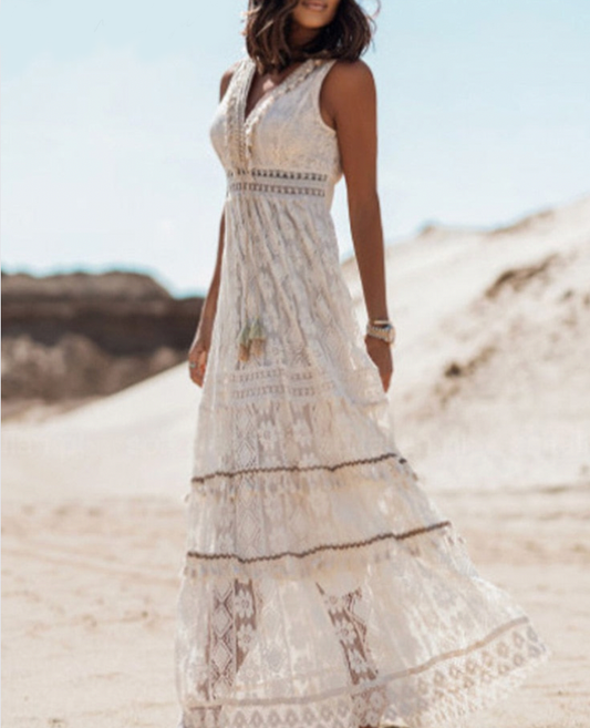 Weiße Spitzenkleid Damen, ärmellos, Sommermode, Strand, Boho-Stil, elegant, luftig.