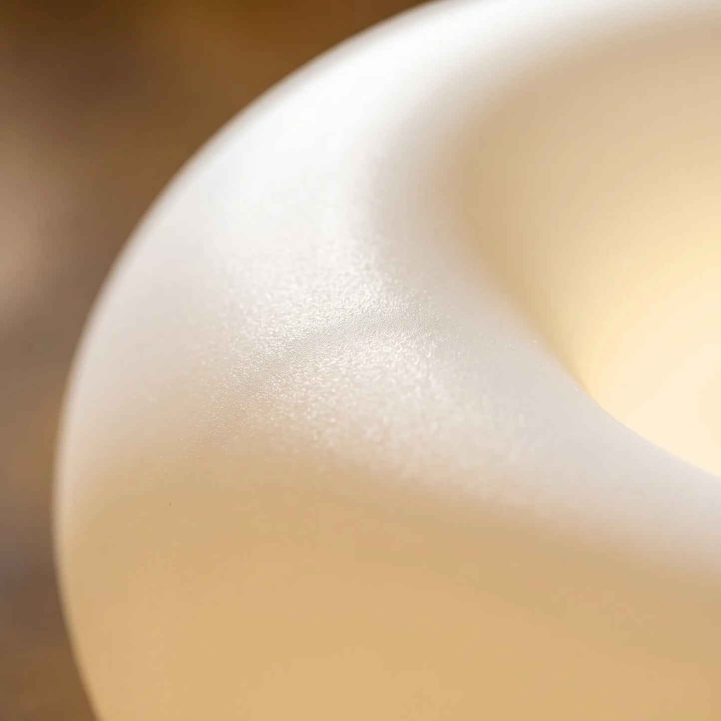 Sculptural Donut-Shaped Table Lamp -  Lumorro