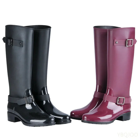 Damen Regenstiefel hoch wasserdicht mit Schnallen & Blockabsatz – Elenya
