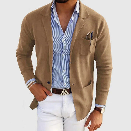 Herrenblazer beige, Reverskragen, Knopf, Taschen, eleganter Stil, Freizeitmode, Herrenbekleidung