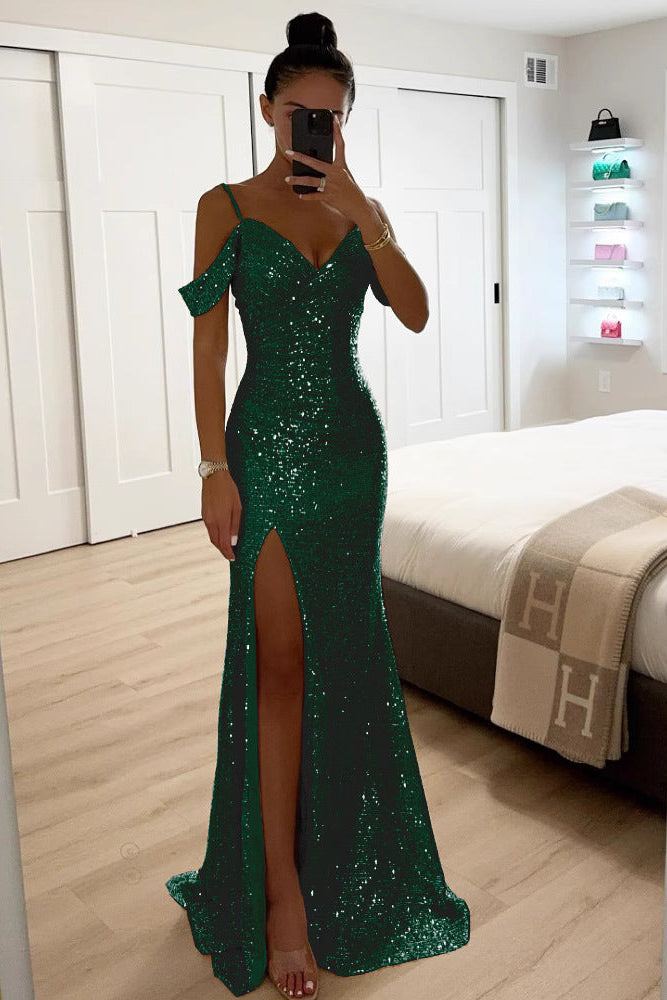 Das Kleid in tiefem Smaragdgrün mit funkelnden Pailletten, getragen im Spiegelselfie 3