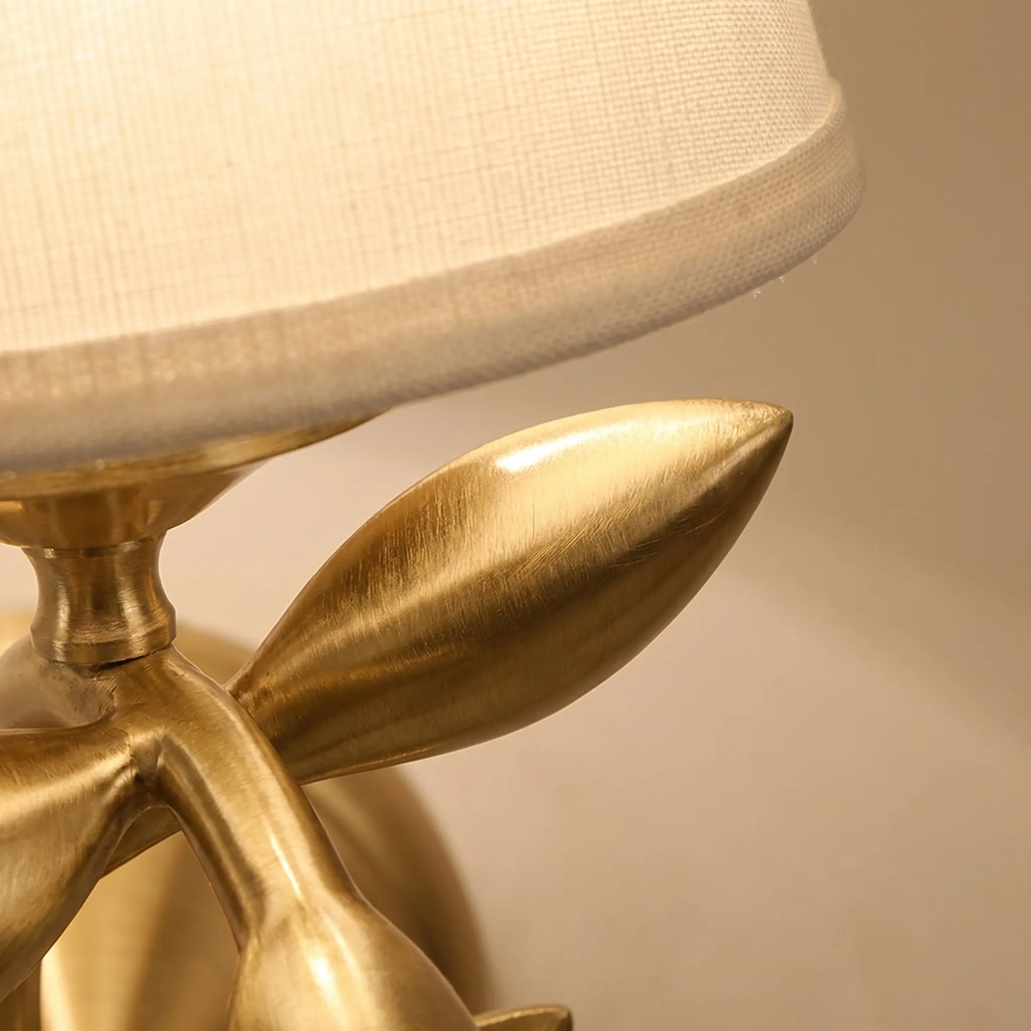Single-Arm Botanical Wall Light -  Foliara