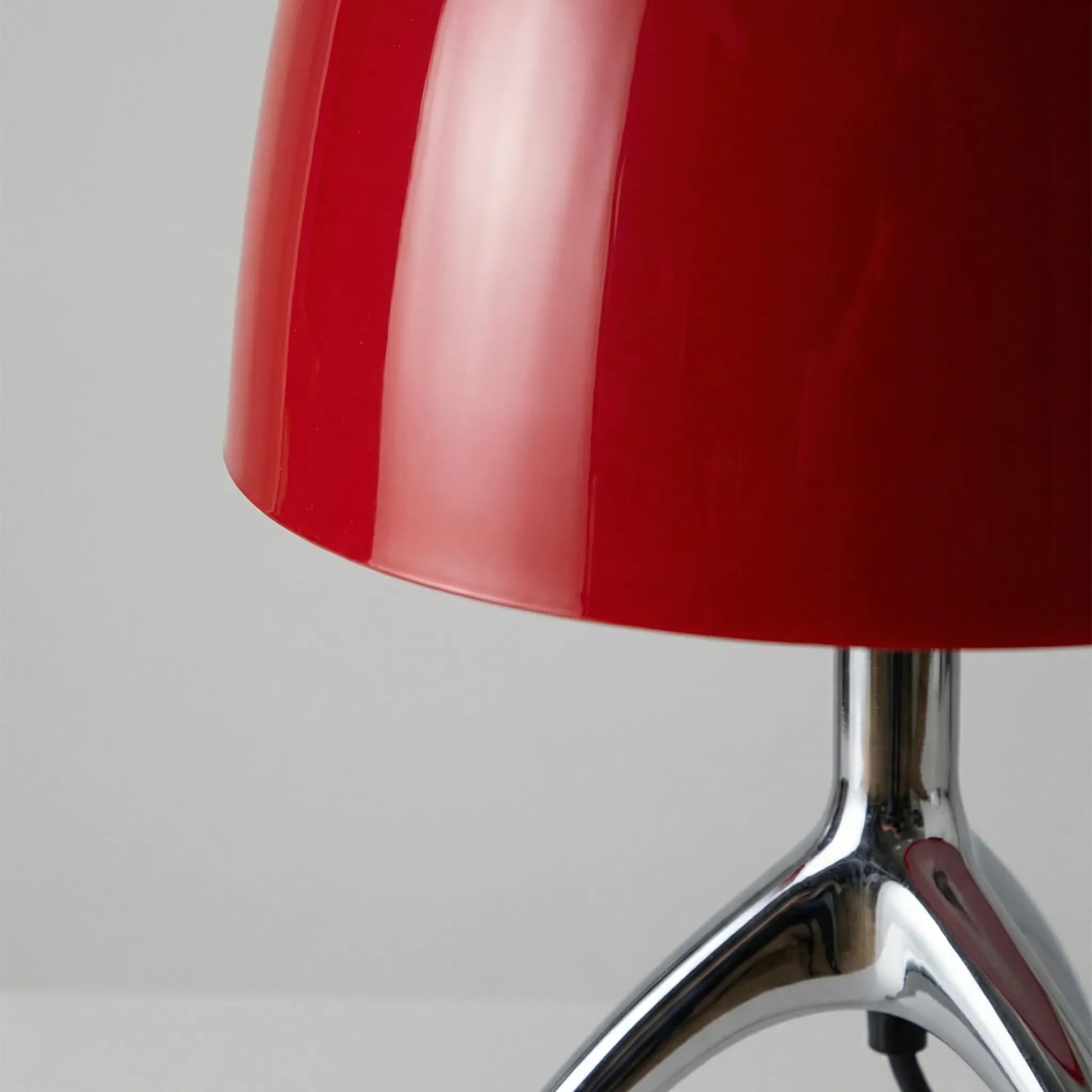 Tripod Base Italian-Style Table Lamp -  Trevelux