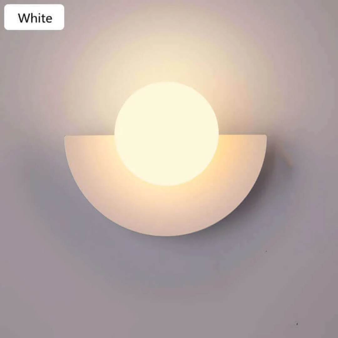 Moderne weiße Wandleuchte, rundes Design, energiesparend, LED, Innenbeleuchtung.