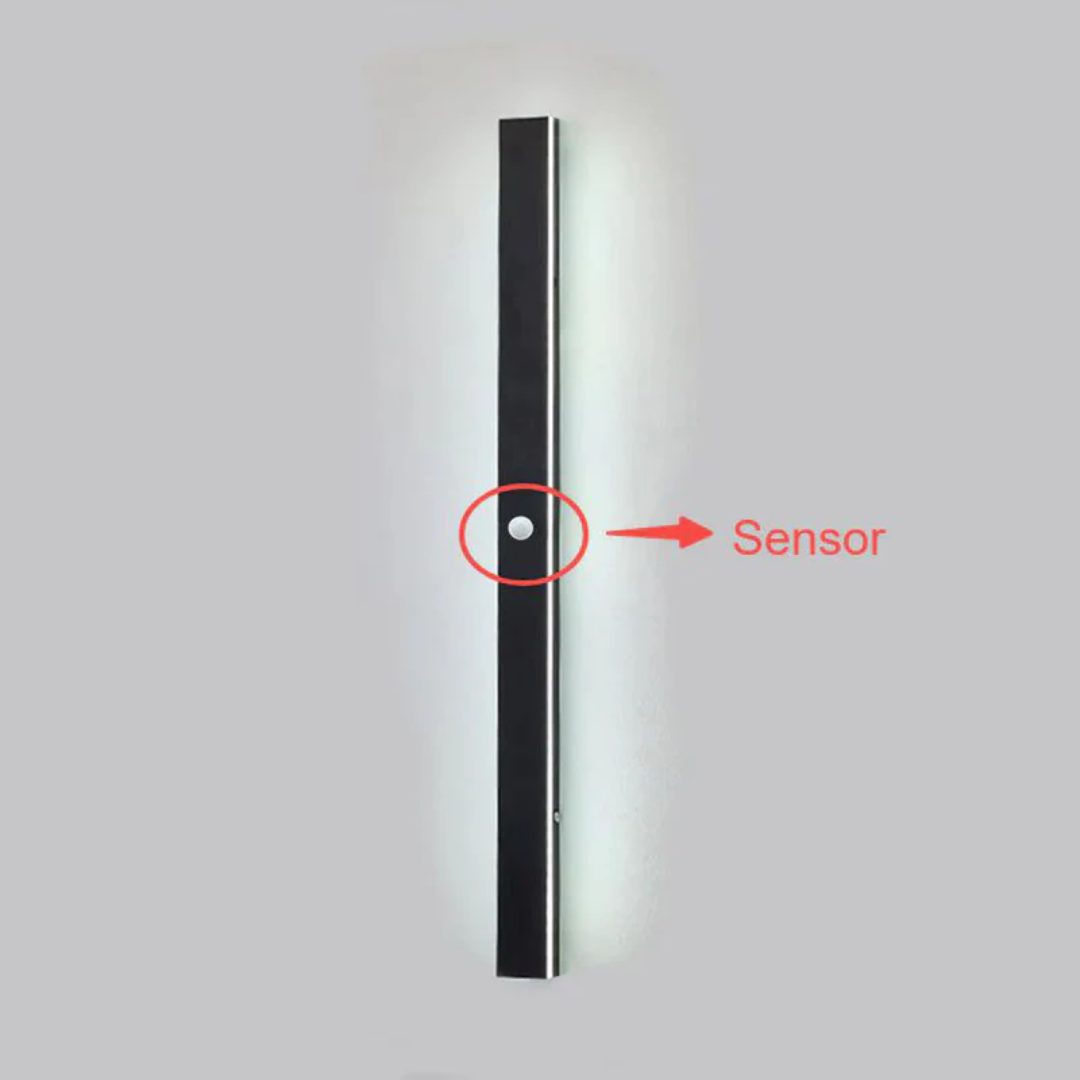Schwarze LED-Wandleuchte mit Sensor, modernes Design, energiesparend, Innenbeleuchtung.