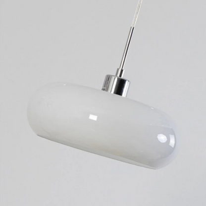 Weiße Glas-Pendelleuchte, modernes Design, verchromtes Metall, Innenbeleuchtung.