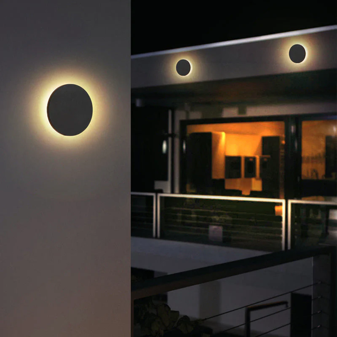 Moderne runde LED-Wandleuchte, schwarz, Außenbeleuchtung, energiesparend, stilvolles Design.