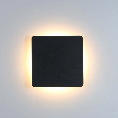 Schwarze quadratische LED-Wandleuchte, modernes Design, indirekte Beleuchtung, energiesparend.
