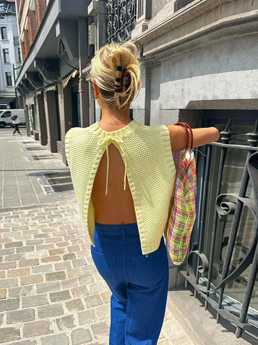 Gelbes Damen-Stricktop mit luftigem Strickmuster – Eliza