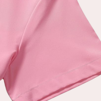Rosa T-Shirt aus Baumwolle, kurzärmelig, weicher Stoff, modisches Design, Damenbekleidung.