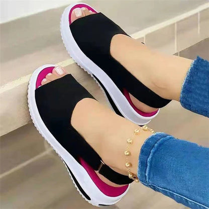 Schwarze Damen-Sandalen mit weißer Sohle, bequem, modisch, Sommer, Freizeitkleidung.