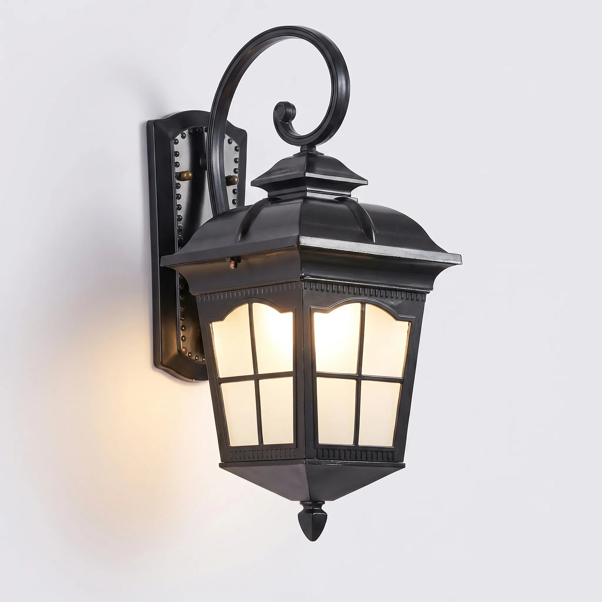 Vintage-Style Outdoor Wall Lantern -  Lumevara