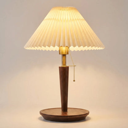 Vintage Style Pleated Table Lamp -  Luminera