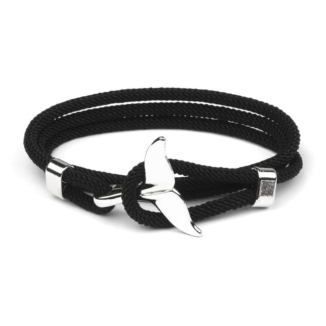Schwarzes Herrenarmband mit Walflossen-Anhänger, mehrlagig, maritimer Schmuck.