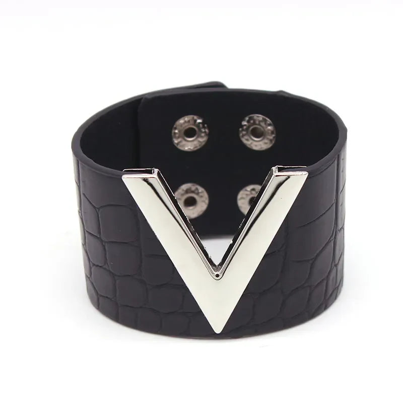 Wickelarmband Mit Metallakzent - LeatherChic 