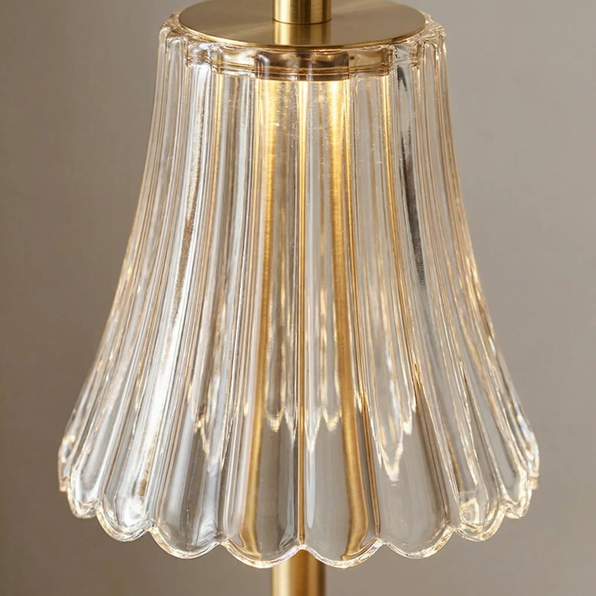 Wireless Retro Crystal Table Lamp -  Lumivelle