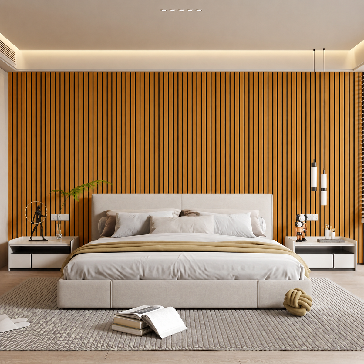 Schlafzimmer mit honigfarbener Lamellenwand hinter dem Bett, beige Polsterbett und Nachttischen mit Hängelampen 3