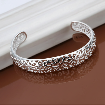 Zartes Silbermanschettenarmband - SilverFinesse 