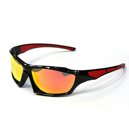 Schwarze Sportbrille mit orange-gelb verspiegelten Gläsern und rot gemusterten Bügeln, freigestellt auf weißem Hintergrund 14