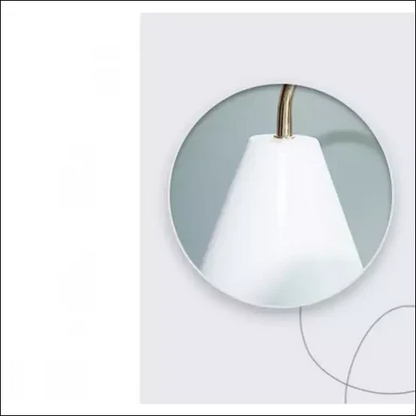 Weiße Aromatherapie-Kerzenwärmer-Tischlampe, dekoratives Wohnaccessoire, modernes Design.