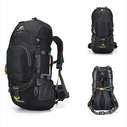Schwarzer 60L Wanderrucksack, wasserdicht, mit mehreren Taschen und verstellbaren Gurten.