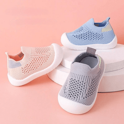 Dreier-Set Baby-Sneaker, atmungsaktiv, rosa, blau, grau, rutschfest, Strickmaterial.