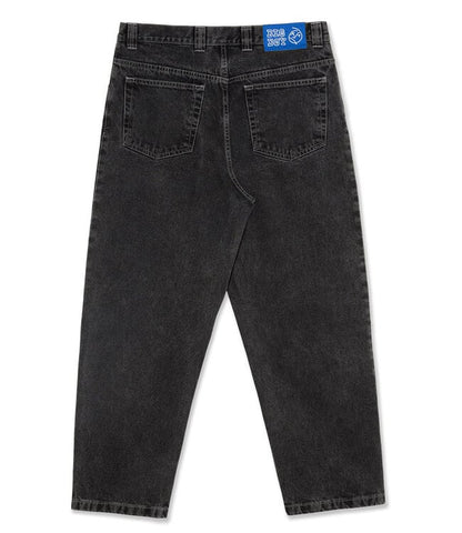 Schwarze Baggy-Jeans, lockere Passform, urbaner Skate-Stil, Herrenmode, Denim-Hose.