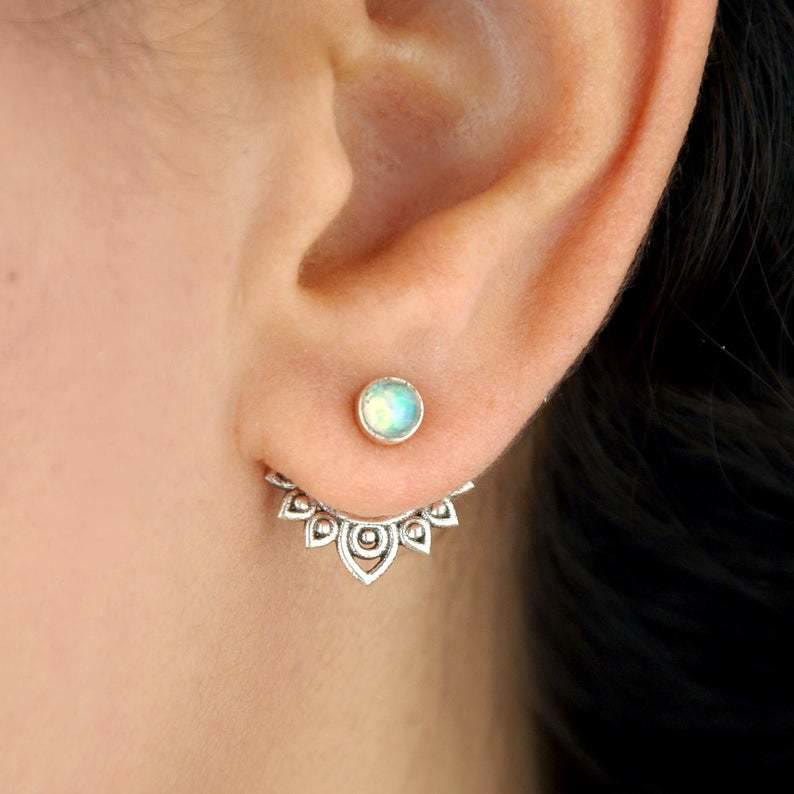 Silberne Ohrringe mit Opalstein, geometrisches Design, Damen-Schmuck, modisch, elegant.