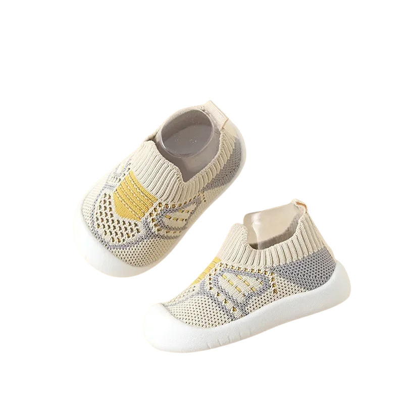 Beige Babyschuhe, rutschfest, atmungsaktiv, gestrickt, gelb-graue Details, weiche Sohle