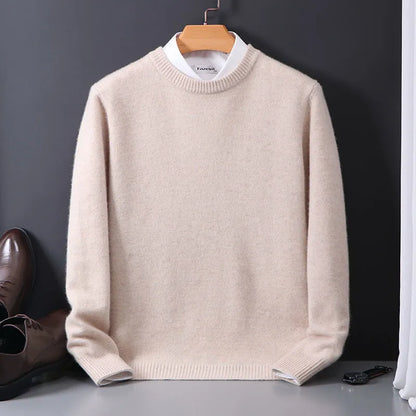 Beiger Herrenpullover aus Kaschmir, Rundhalsausschnitt, elegant, warm, stilvoll, Herbstmode.